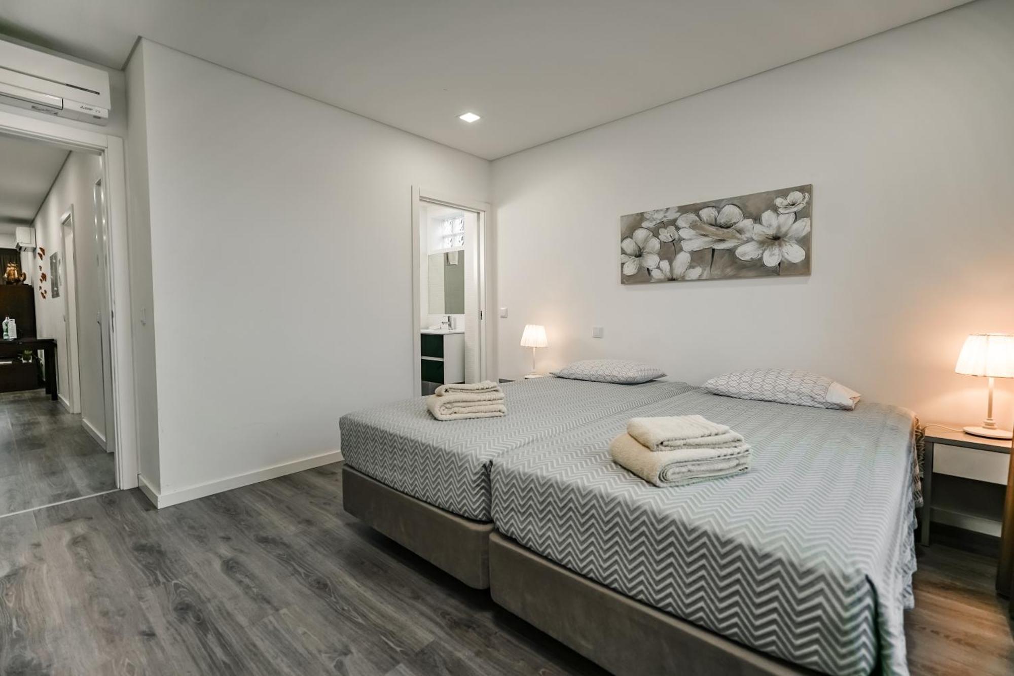 Casa Dos Terracos Apartamentos サン・マルティーニョ・ド・ポルト エクステリア 写真